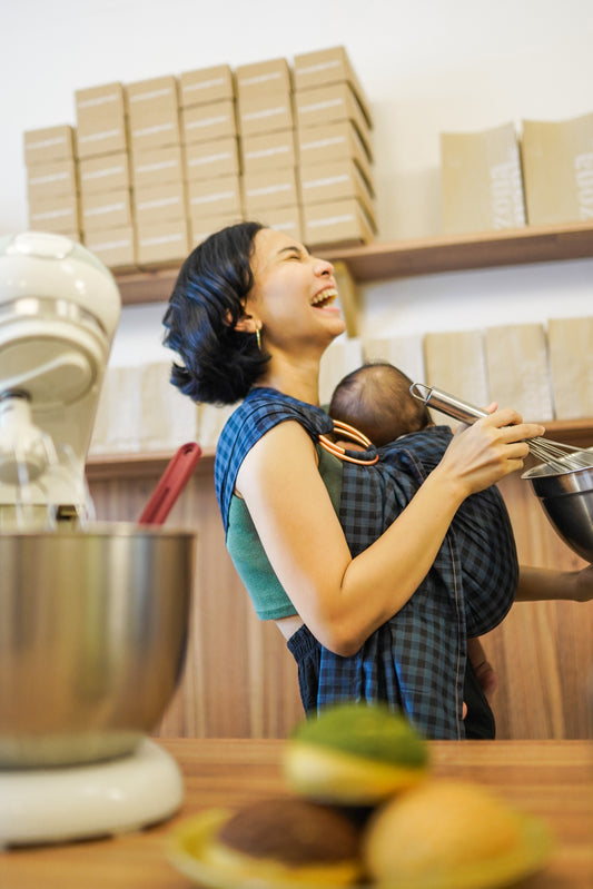 Breastfeeding & Babywearing: A Perfect Pair