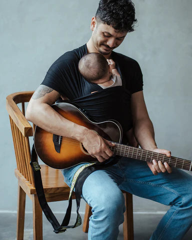 Keajaiban Baby Wearing: Menemani Perjalanan Menjadi Orang Tua