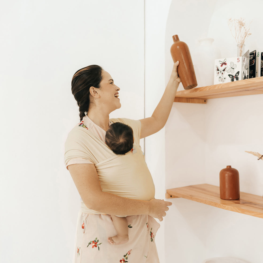 Stretchy Wrap - Cream | Gendongan Bayi