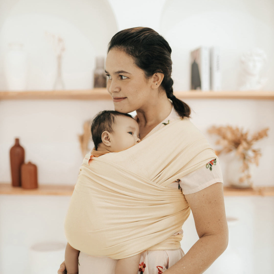 Stretchy Wrap - Cream | Gendongan Bayi