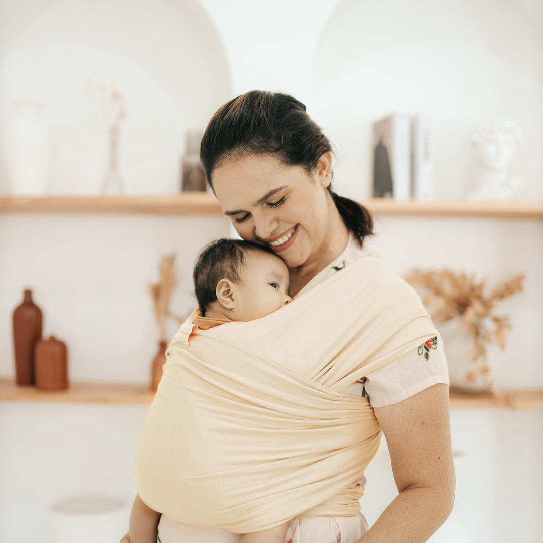 Stretchy Wrap - Cream | Gendongan Bayi
