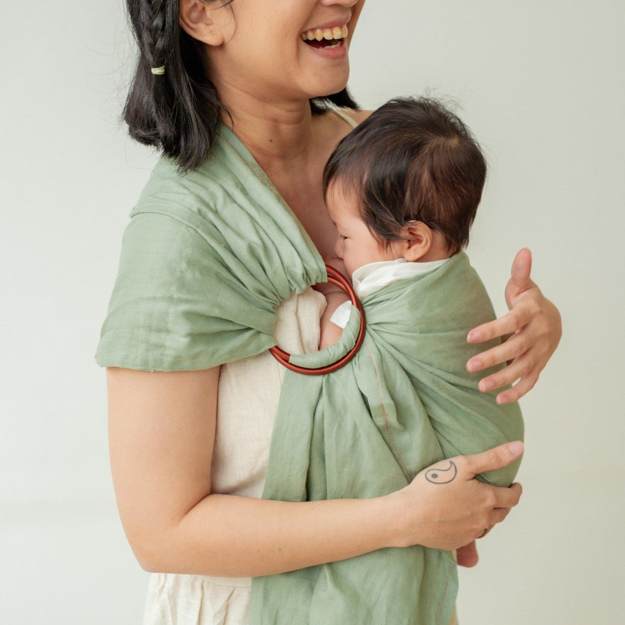 Ring Sling Linen Matcha - Gendongan Bayi