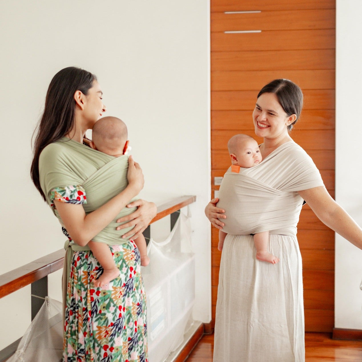 Stretchy Wrap - Switch Pistachio | Gendongan Bayi