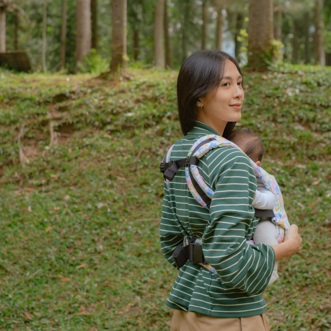 SSC Voyage Mikhadou x Ayang Cempaka Floralie - Gendongan Bayi