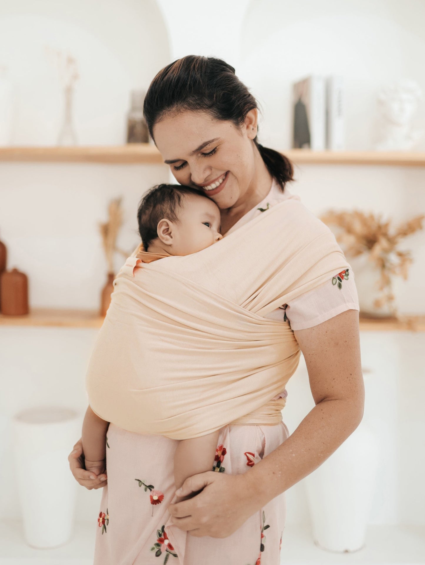 Stretchy Wrap - Cream | Gendongan Bayi