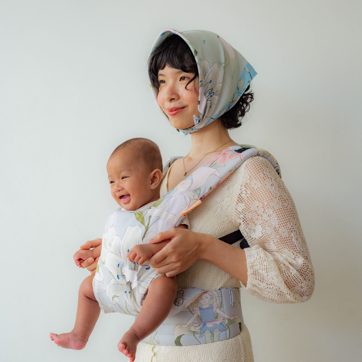 PO - READY 5 OKTOBER 2026 / SSC Voyage Mikhadou x Amanda Mitsuri Cat - Gendongan Bayi