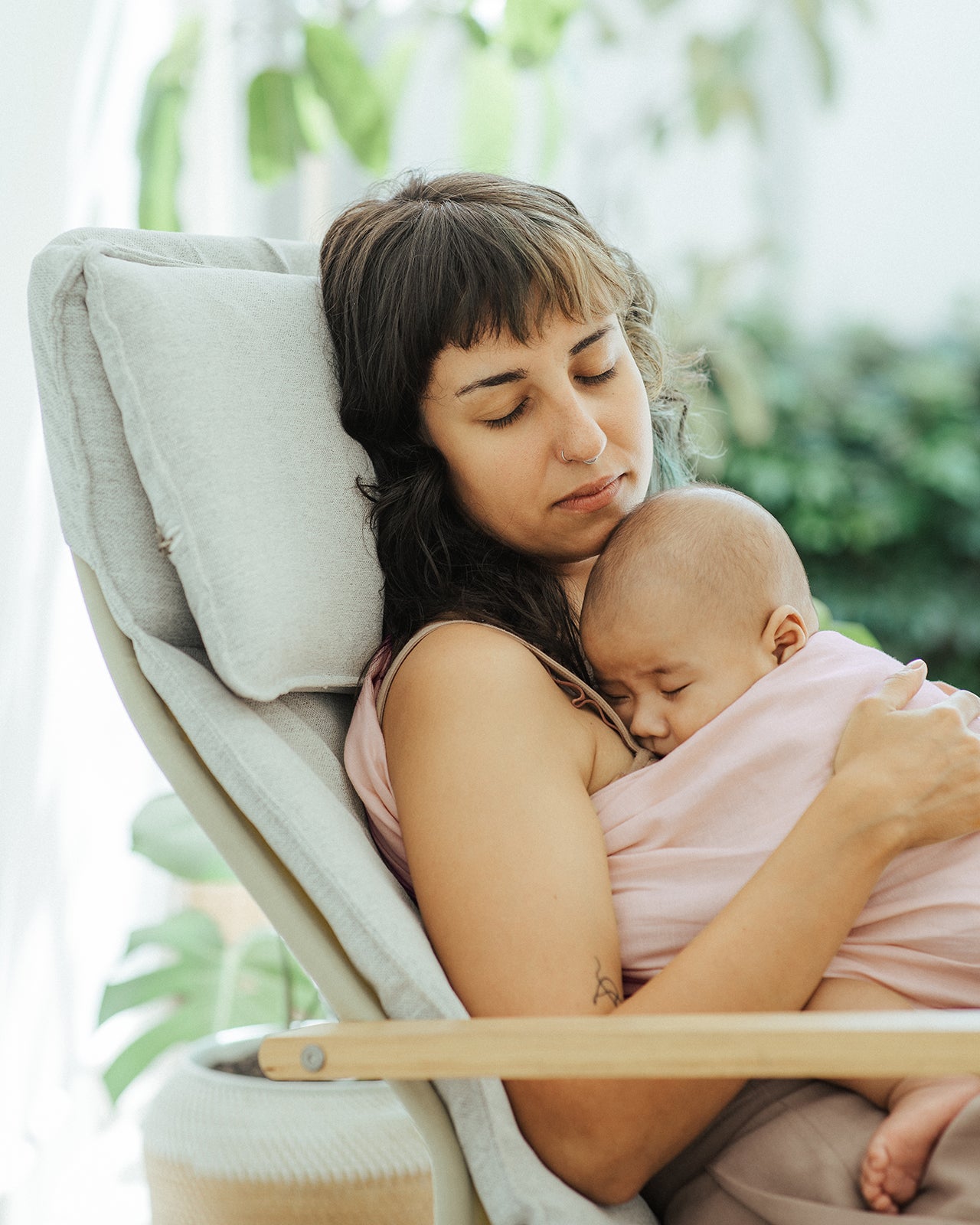 Ring Sling Linen - Baby Pink - Gendongan Bayi