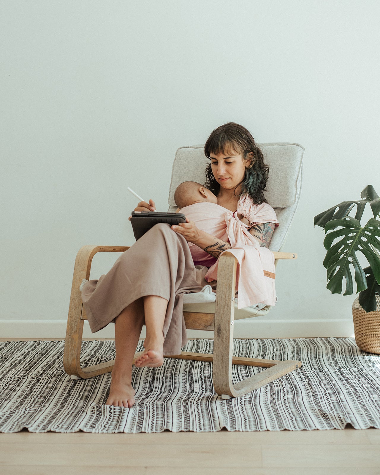 Ring Sling Linen - Baby Pink - Gendongan Bayi